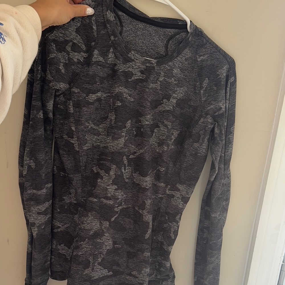 Lululemon Athletica Black Camo Long Sleeve Top